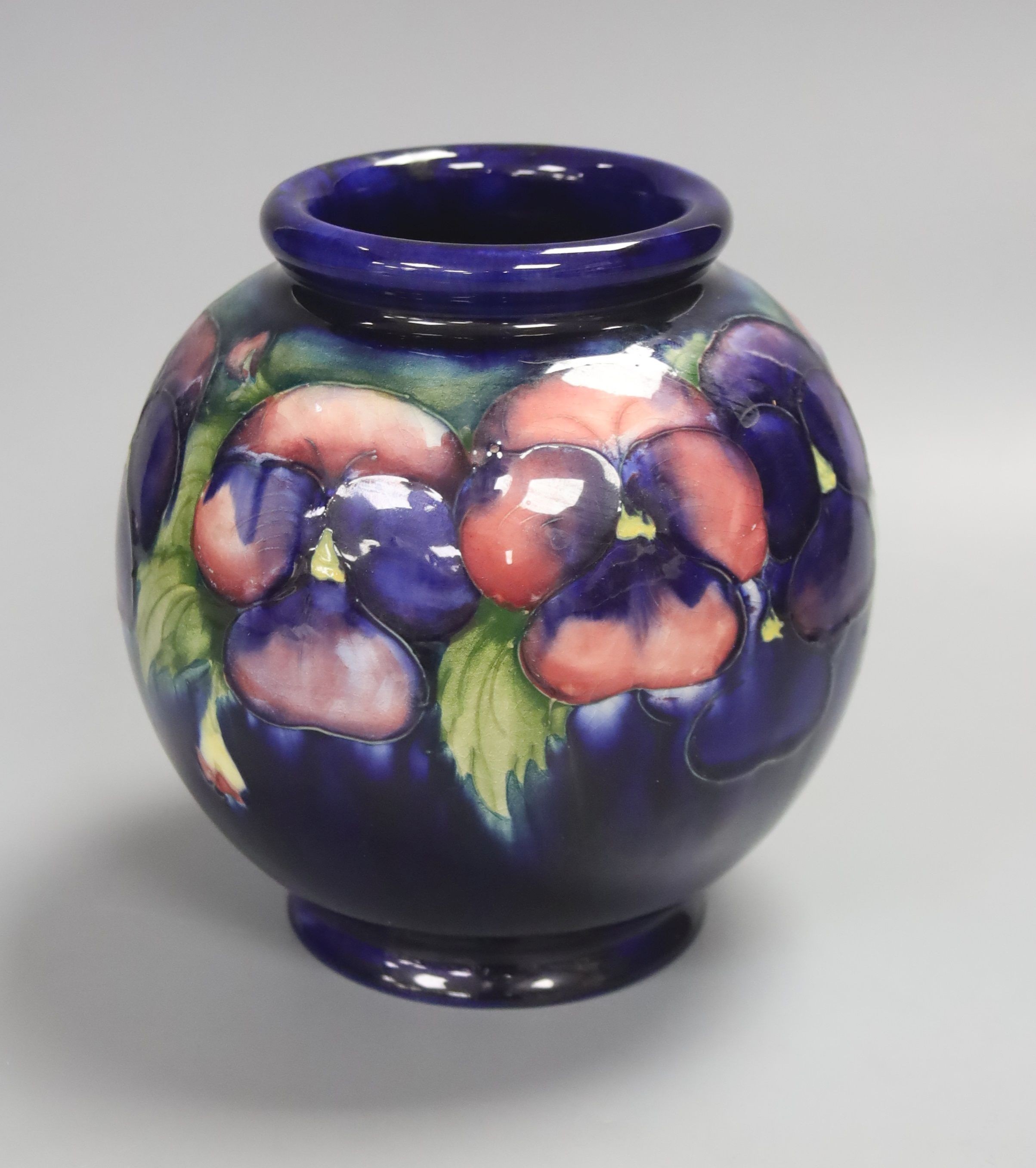 Moorcroft pansy pattern globular vase, 15.3cm high